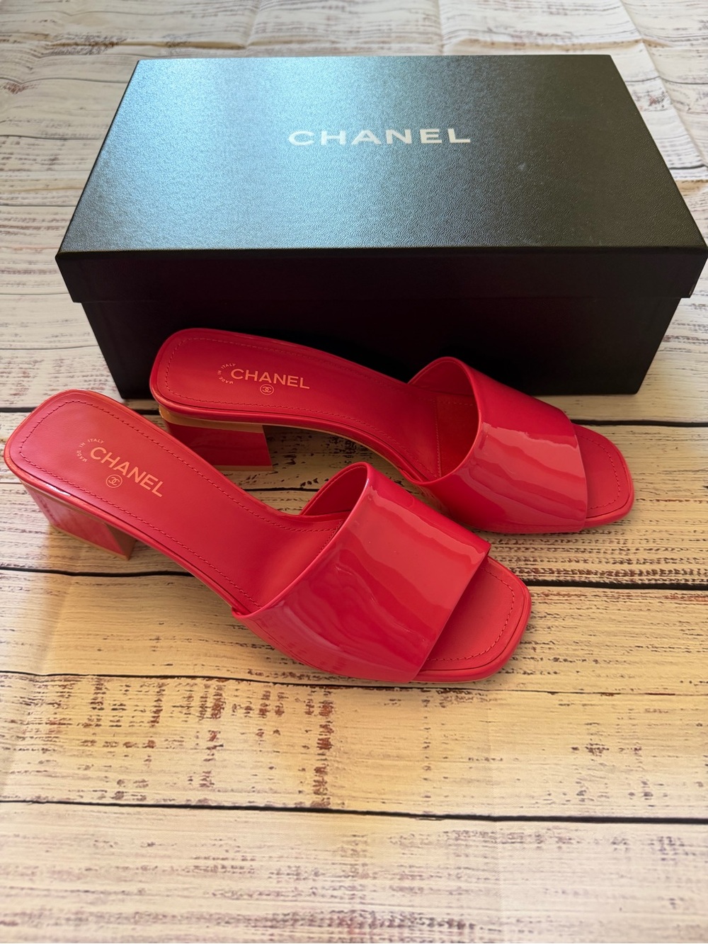 CHANEL Hot Pink Patent Leather Slide Mules
